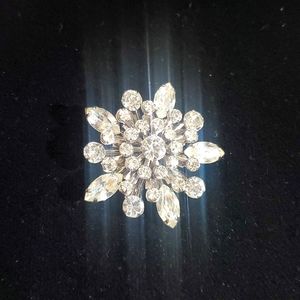Women Floral rhinestone Brooch